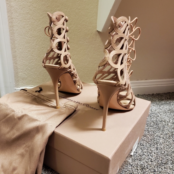 Shoes - Picture 4 of 8